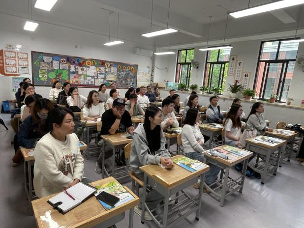 20240514期中家长会_html_5c33a5dc.jpg