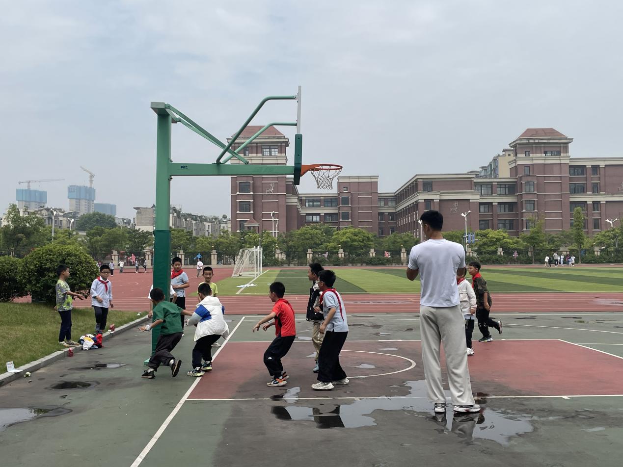 20240602我和导师过六一_html_742428aa.jpg