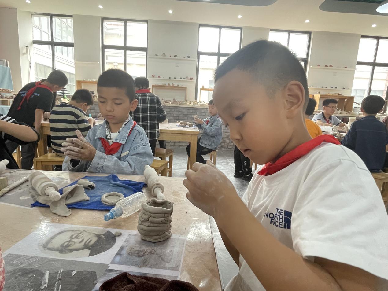 20240602我和导师过六一_html_3de75f8d.jpg