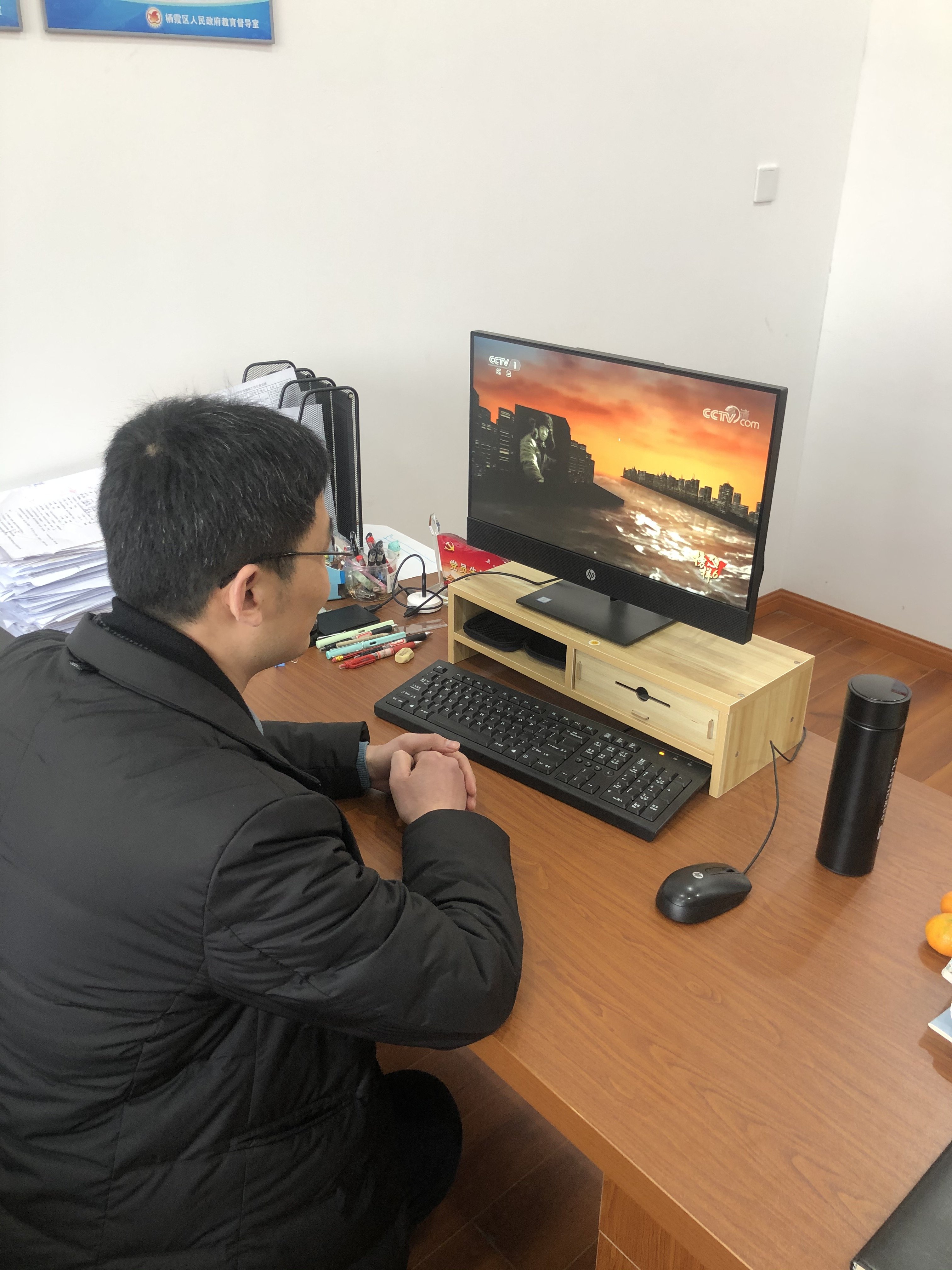 榜样6学习新闻_html_353b524b.jpg
