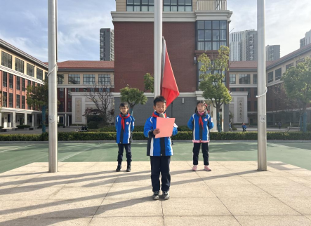 13周升旗仪式162.png