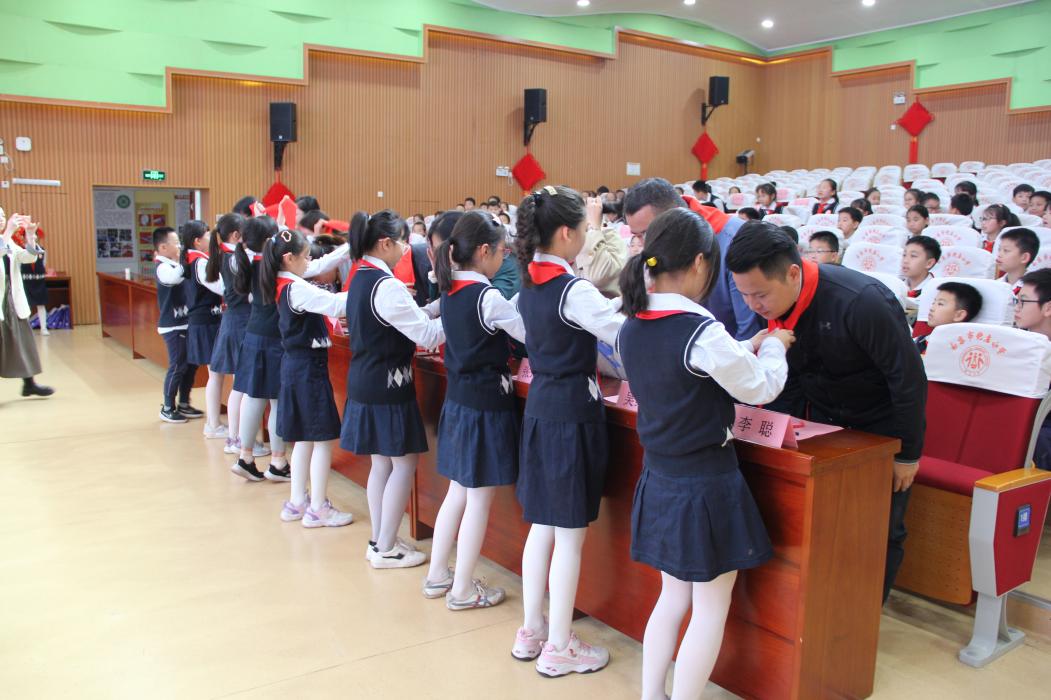 少代会新闻稿(1)_html_22a09058.jpg