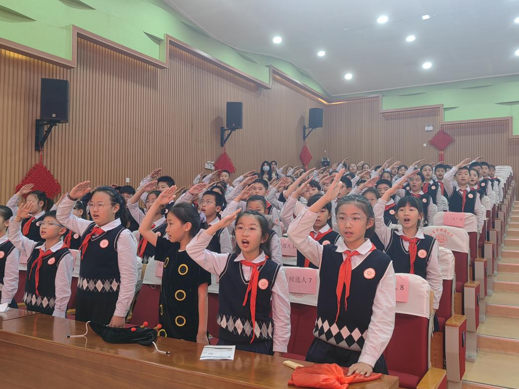 少代会新闻稿(1)_html_20af373e.jpg