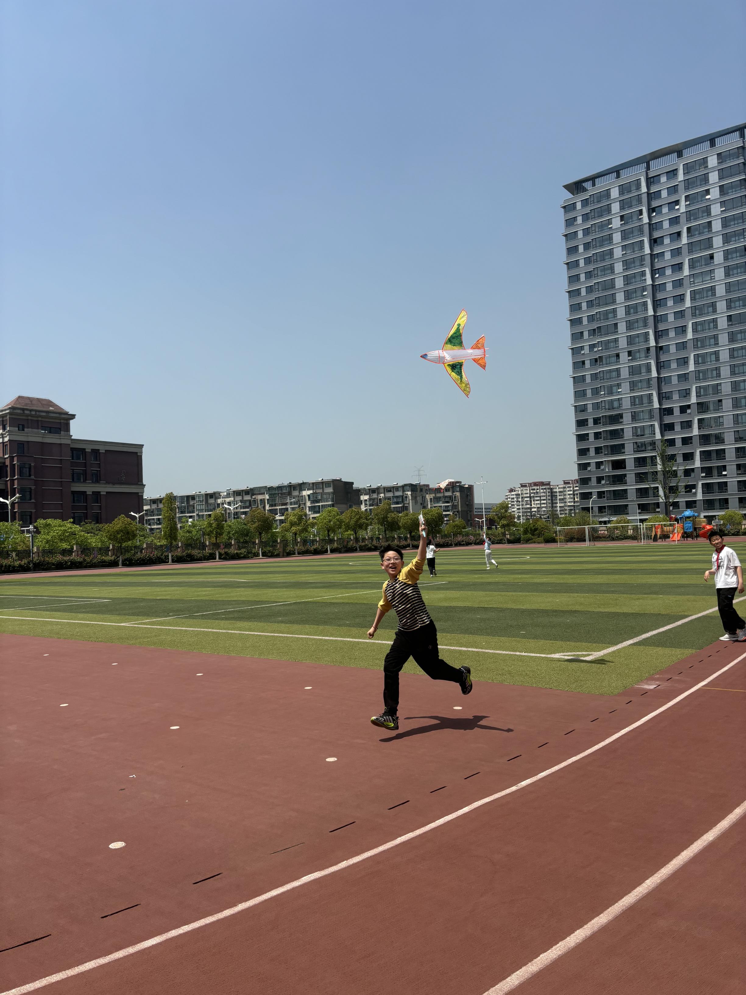 科技节4.30(1)_html_1ee645a2.jpg