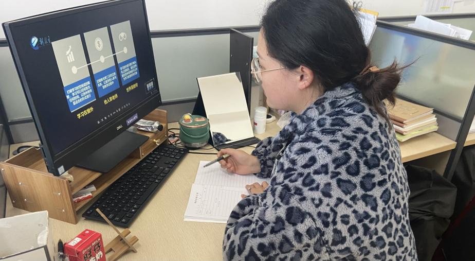 栖霞云讲坛，在线聆听助成长_html_m749fcf84.jpg