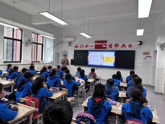 英语组内课新闻稿一_html_4689e0a4.jpg