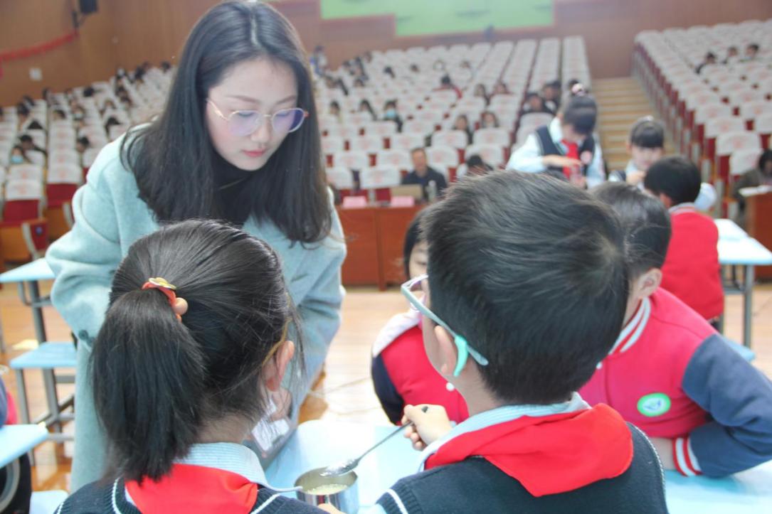 主题式跨学科幼小衔接活动新闻稿_html_m6c03b833.jpg