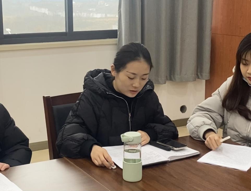 班主任学期总结会（新闻）(1)_html_m6a320faa.jpg