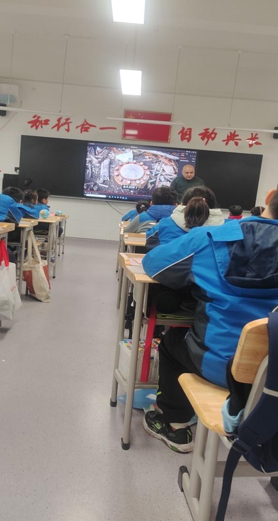三年级家长进课堂新闻 _html_m7a2d56d2.jpg