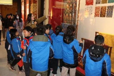 20240205    9.织梦云锦 乐享非遗_html_309e944a.jpg