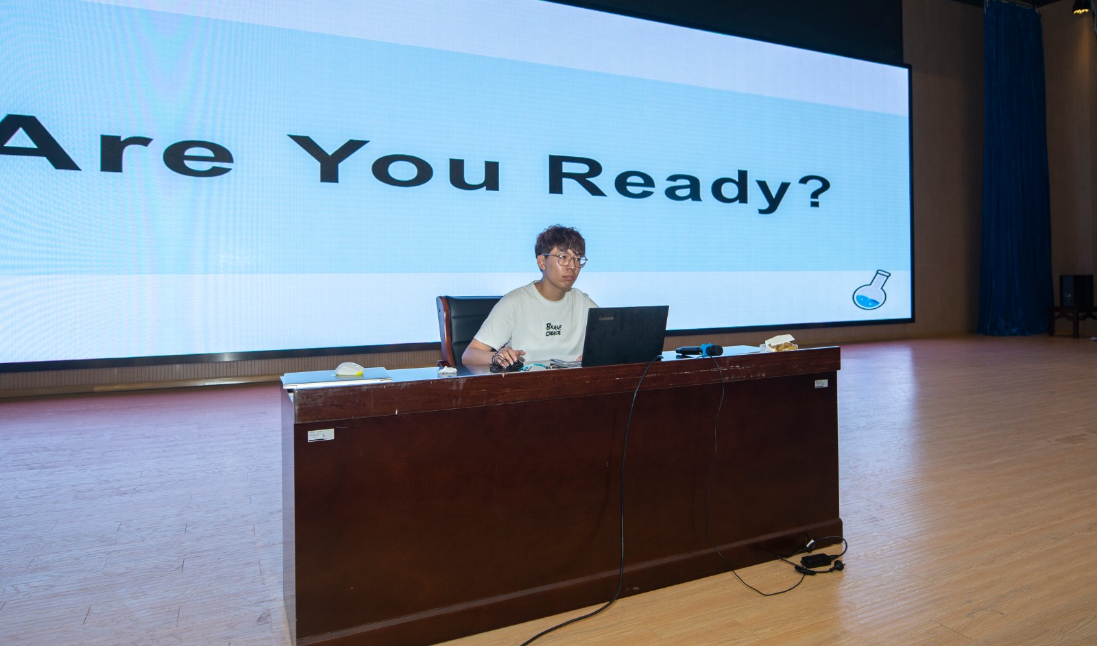 英语—谢昊雨老师.jpg 英语—谢昊雨老师.jpg