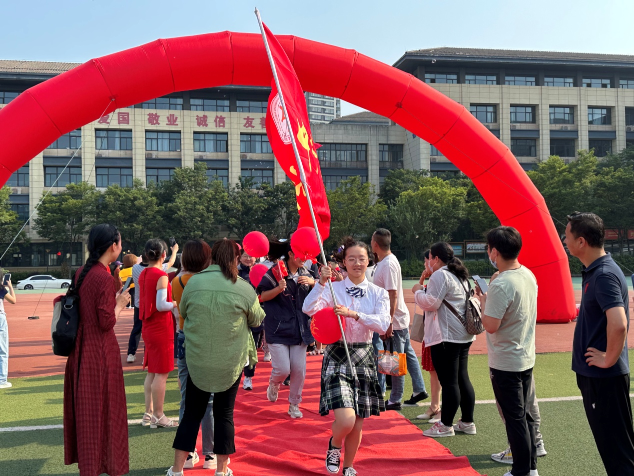 2023.6.15壮志凌云 逐梦中考——实初尧化初三送考壮行仪式_html_m5a869177.jpg