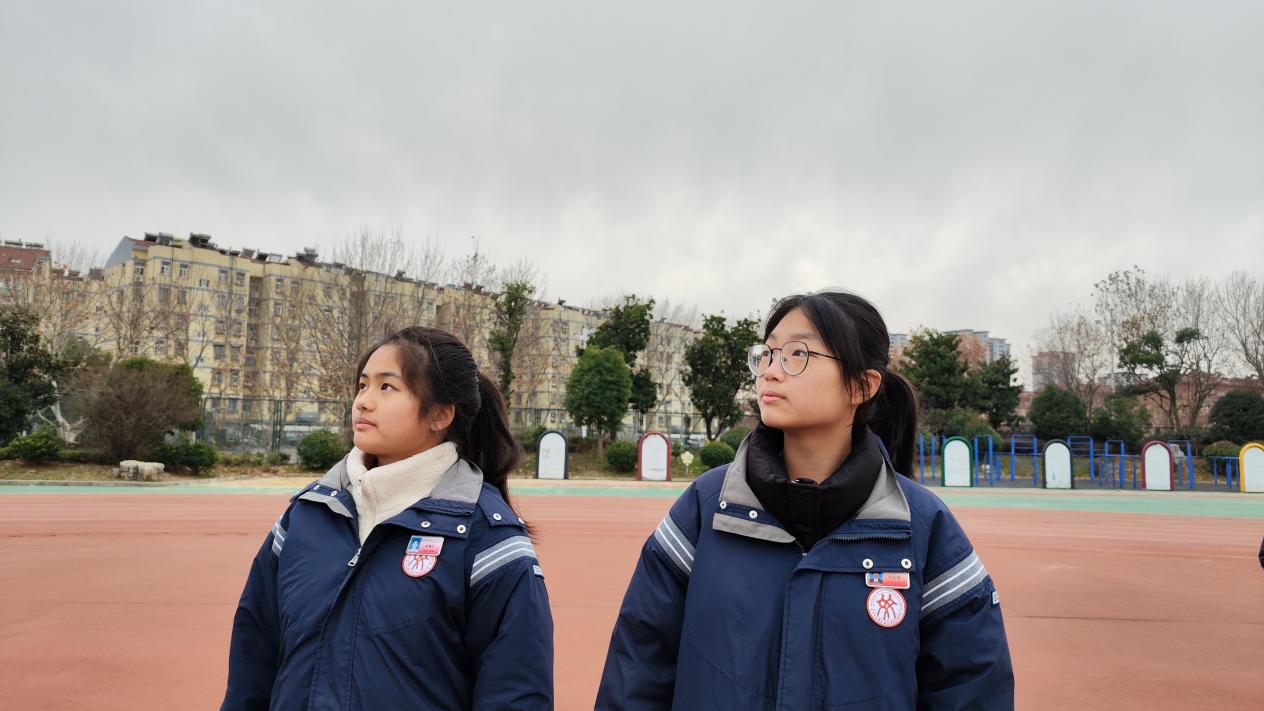 1.8升旗仪式报道(1)_html_1e915911.jpg
