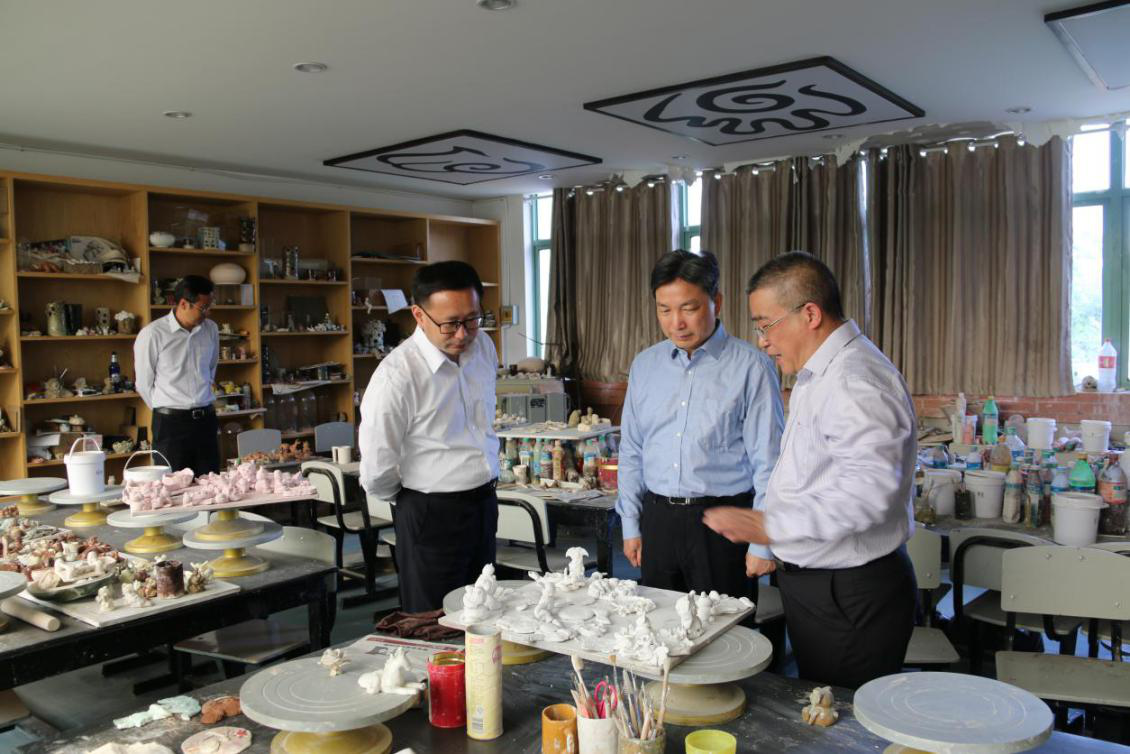 晓庄学院张策华校长来我校调研(1)_html_4fd68edf.png