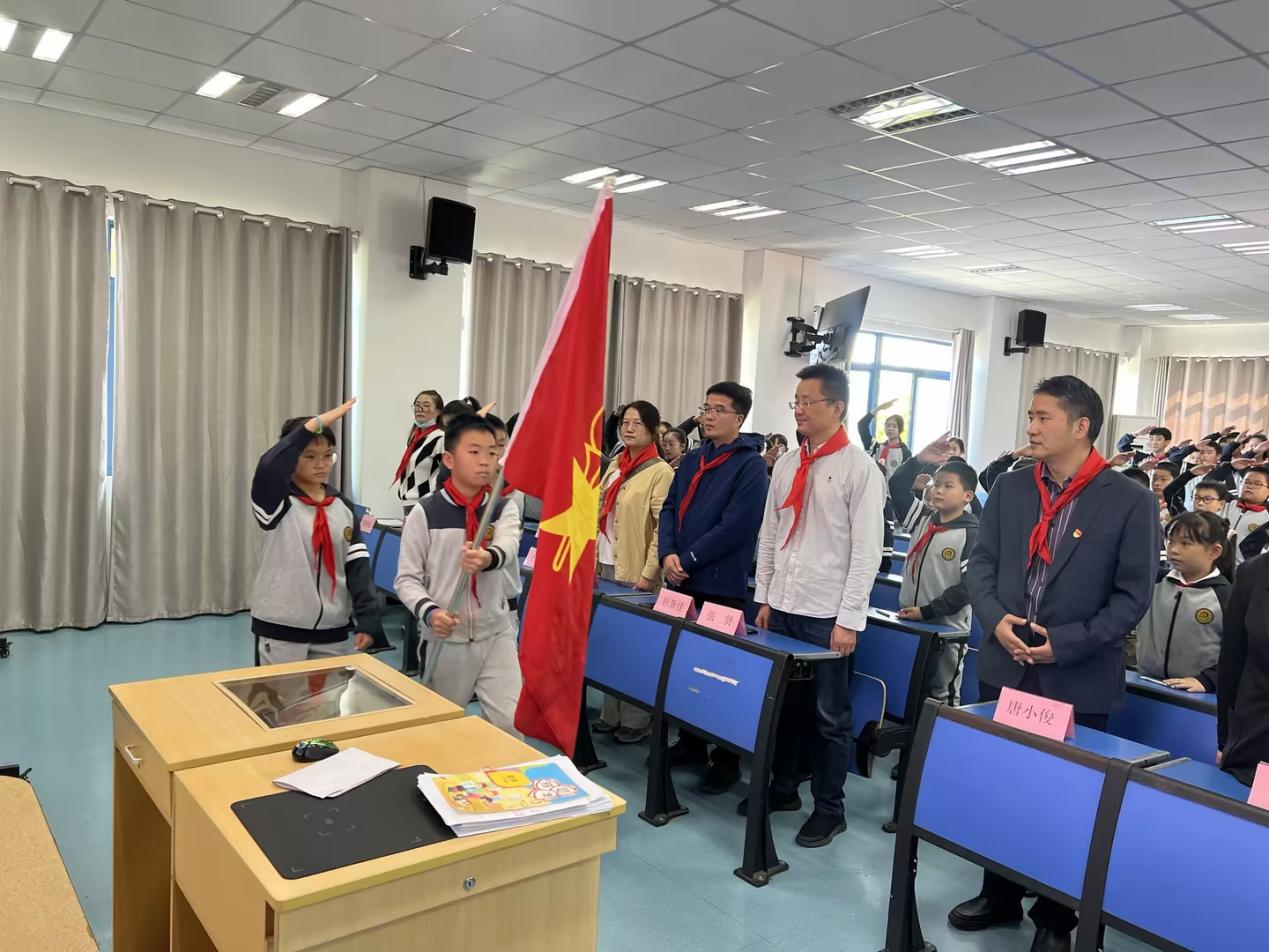 10.22争做新时代好队员_html_3147d29.jpg