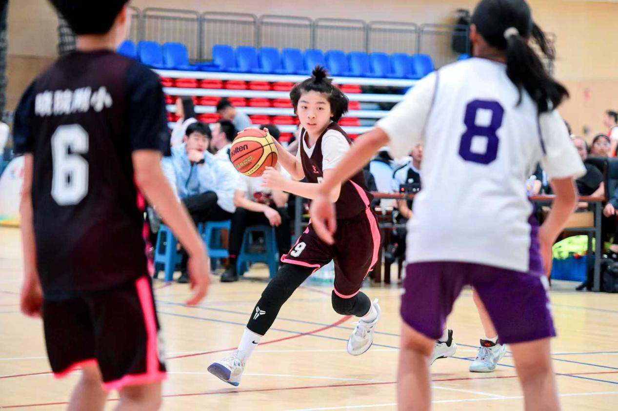 汗水浇灌荣耀——我校女子篮球队问鼎2025年南京校园篮球赛冠军宝座_html_40b656ff.jpg