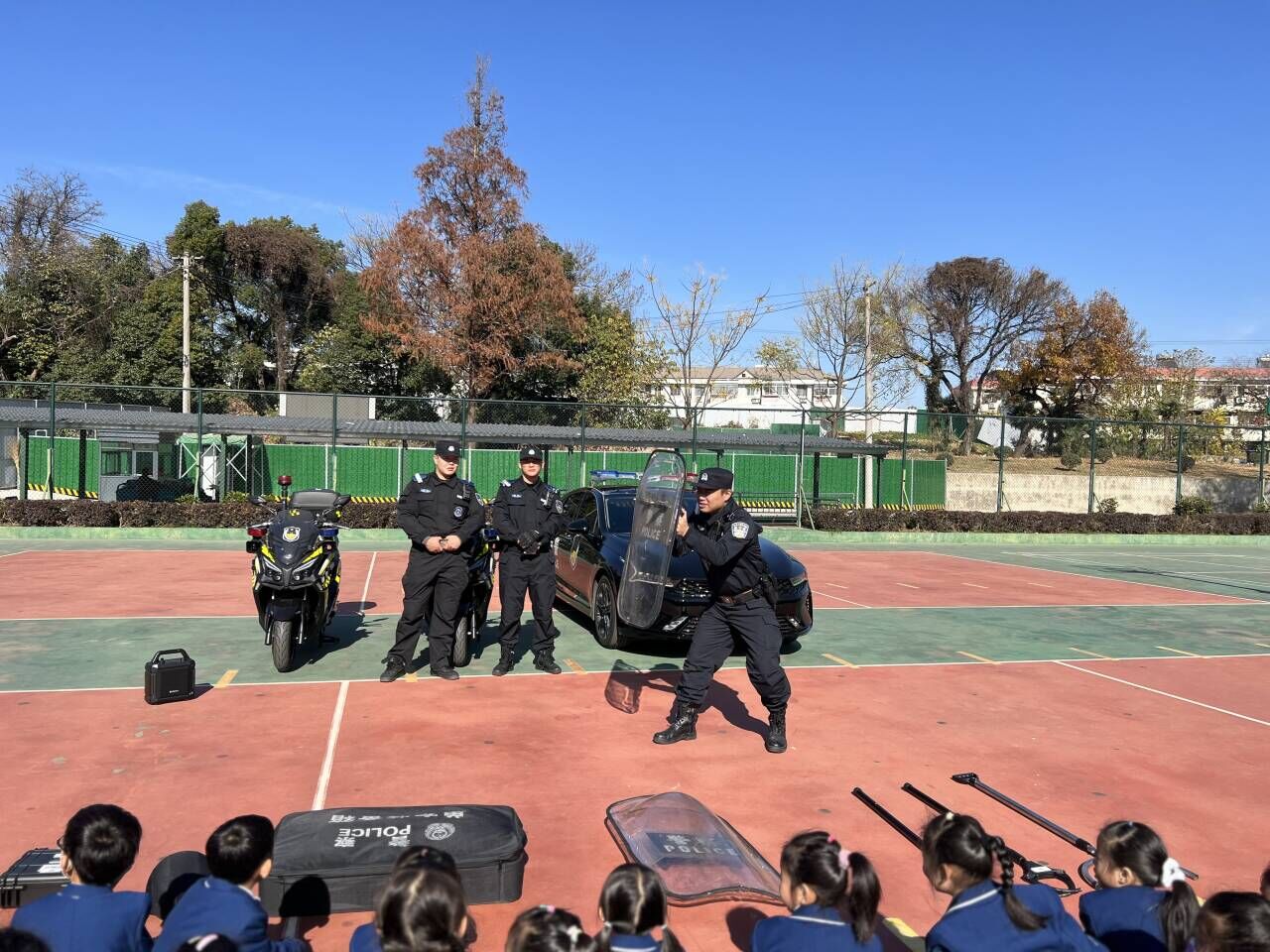反诈宣传进校园   护航成长共未来 (2)_html_m17c5740f.jpg