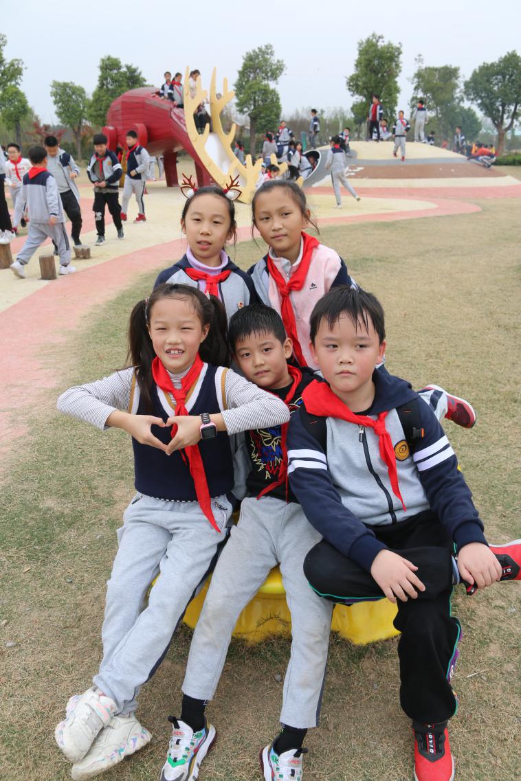 嬉戏玩耍_html_m32934160.jpg