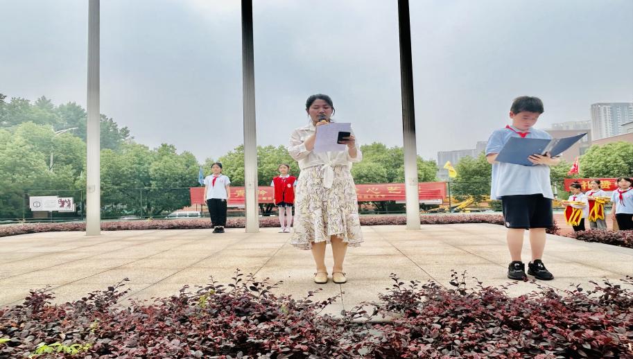 【丁香汉声·学生成长营】欢乐六一 多彩童年_html_7e13c0f5.jpg