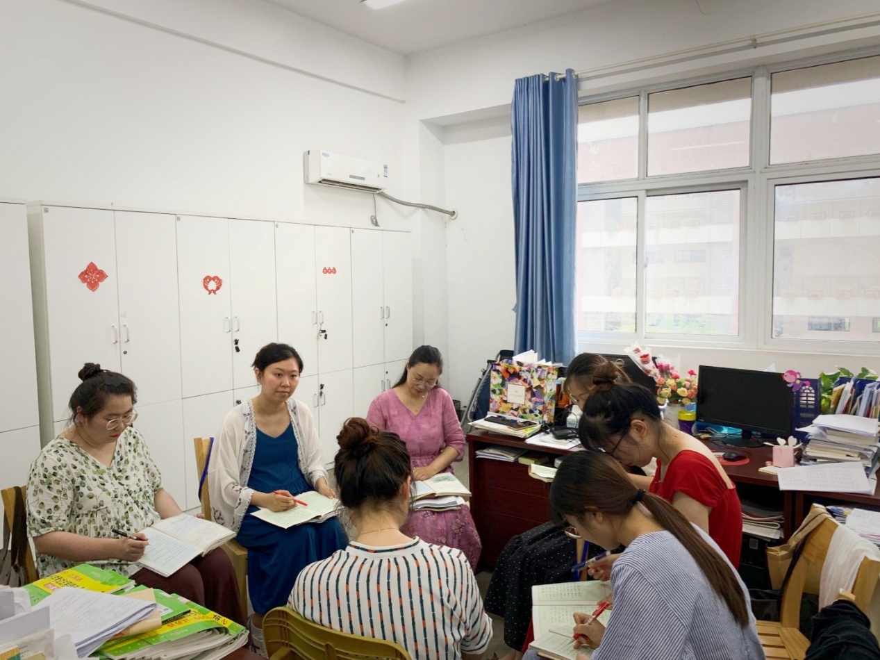 六语复习备课报道_html_267eacf8.jpg