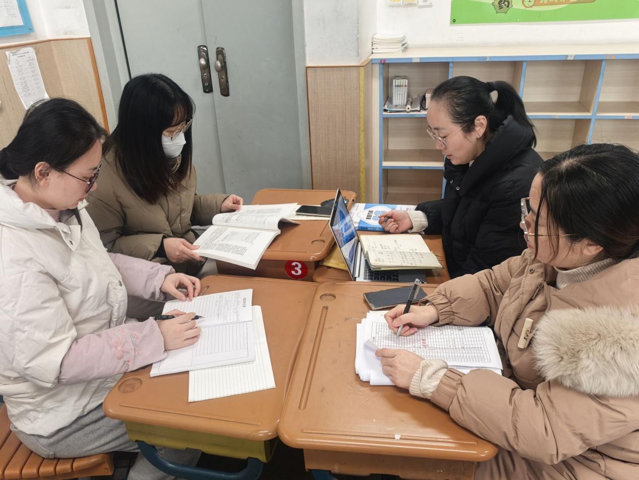 【丁香汉声·教学】凝心聚力备新篇，笃行不怠启新程 ——南京市丁家庄小学数学组第一次集体备课_html_m70b7289e.jpg