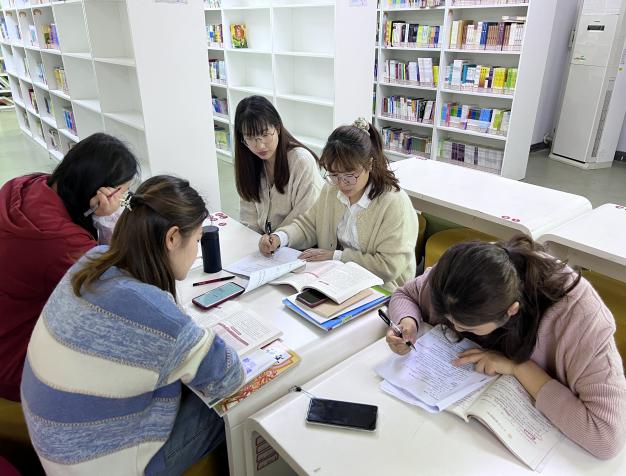 【丁香汉声】凝聚智慧，赋能课堂_html_m525c110e.jpg