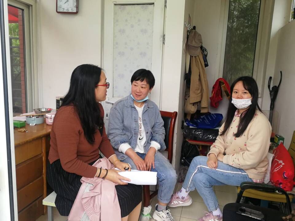 党旗引领先锋路 家校共育我先行_html_54258601.jpg