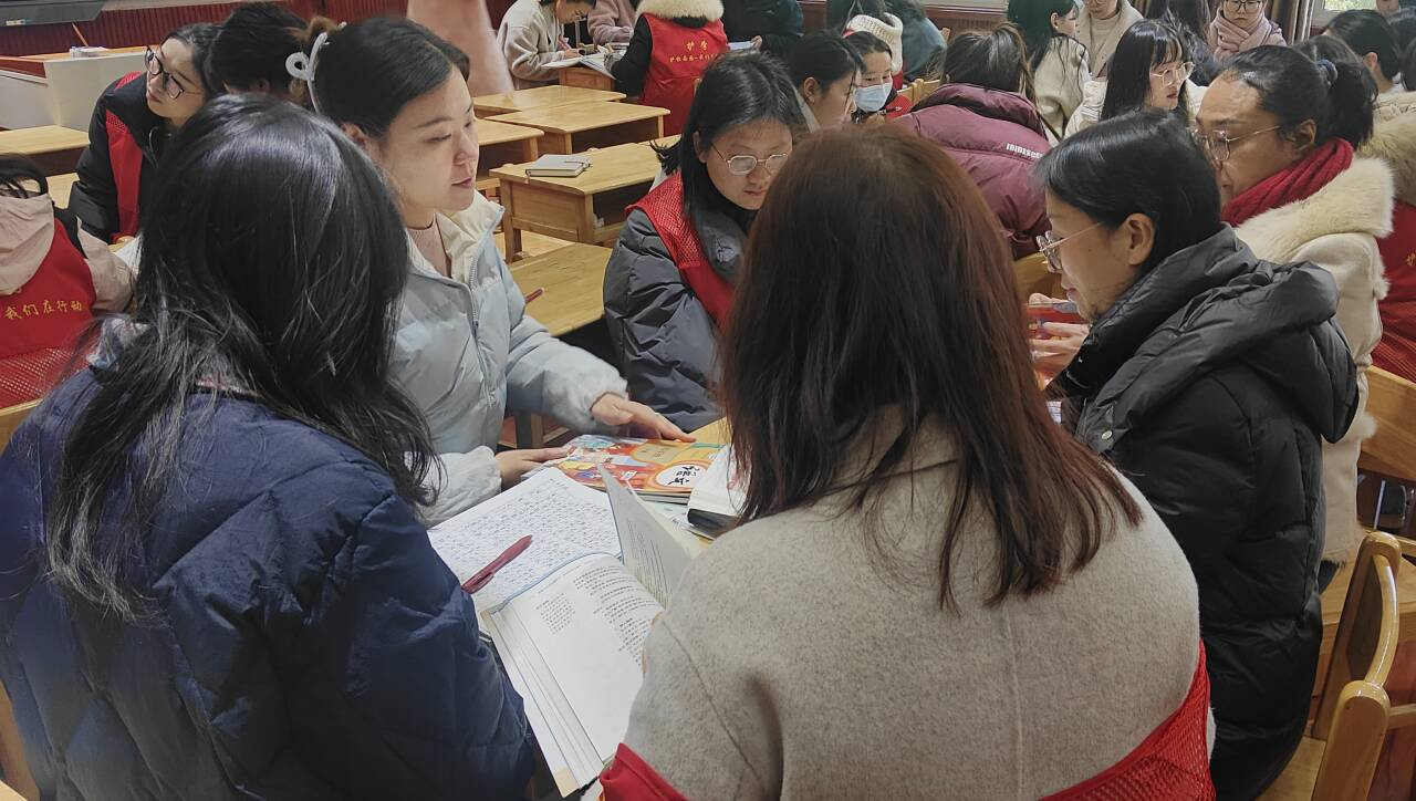 南京市丁家庄小学语文组第三次集体备课活动侧记_html_6d0c4734.png