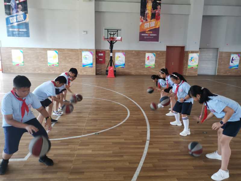 丁家庄小学篮球选拔赛活动报道_html_447d36af.jpg