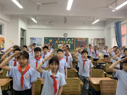 习仪式之礼，做文明少年_html_7fbdc520.jpg