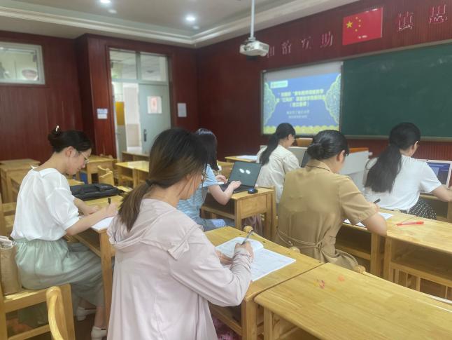 青春飞扬绽放花，以赛促教共成长定_html_m6b7f30bf.jpg