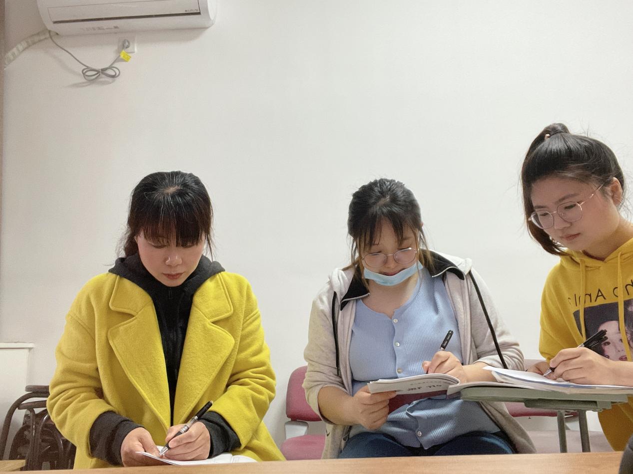 五年级数学组内教研2022.05.17_html_451c2031.jpg
