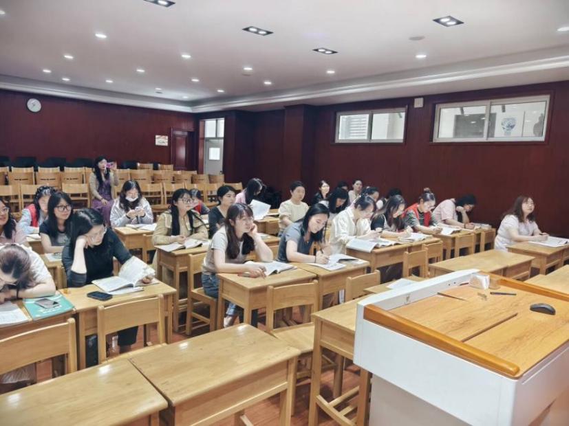 5.13集体备课报道——【丁香汉声•教学】思维碰撞出真知，语文教研结硕果_html_m77b40108.jpg