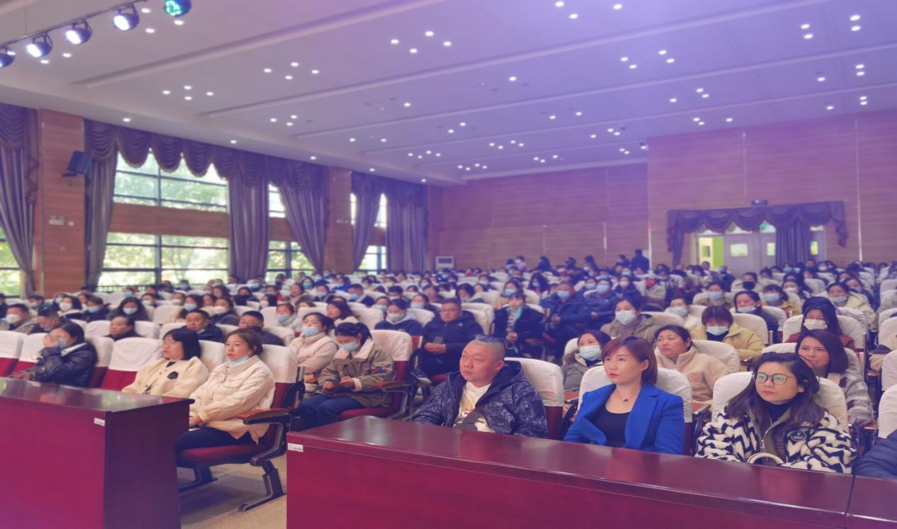【丁香汉声·教学】六年级毕业班家长会_html_m380dff6a.jpg