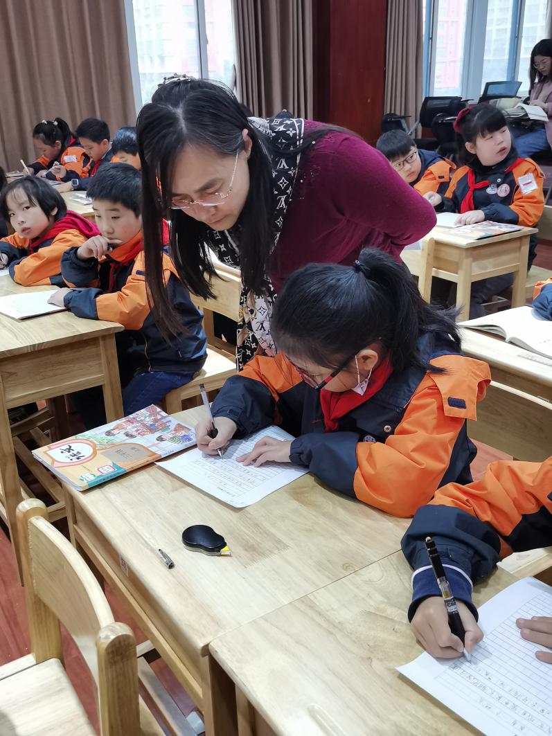 中段习作教研研讨1_html_4d1184fd.jpg