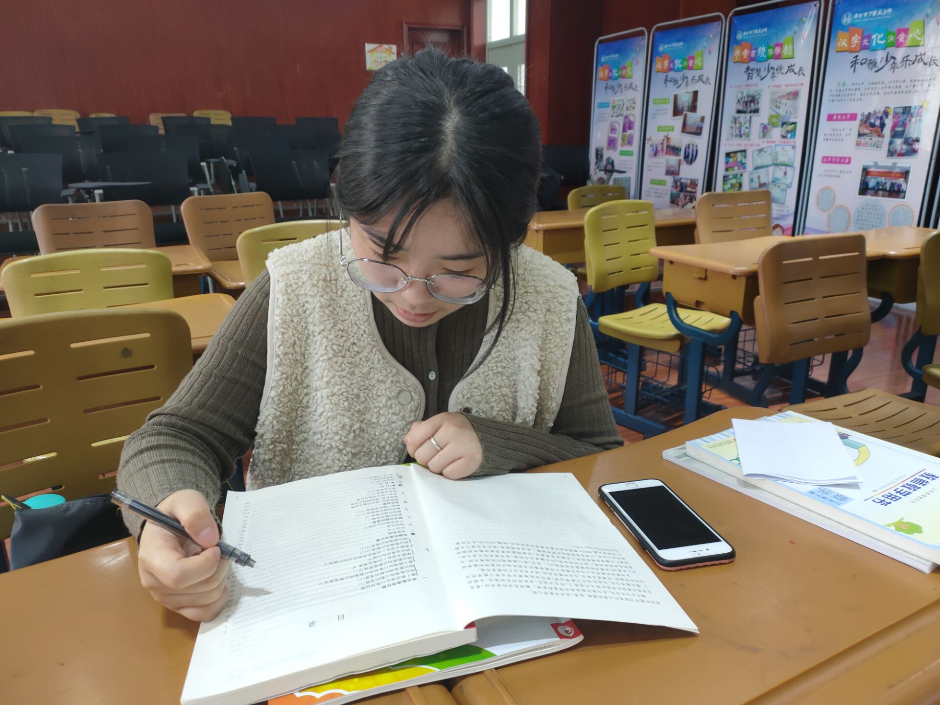 三数集体备课报道_html_3bef8491.jpg