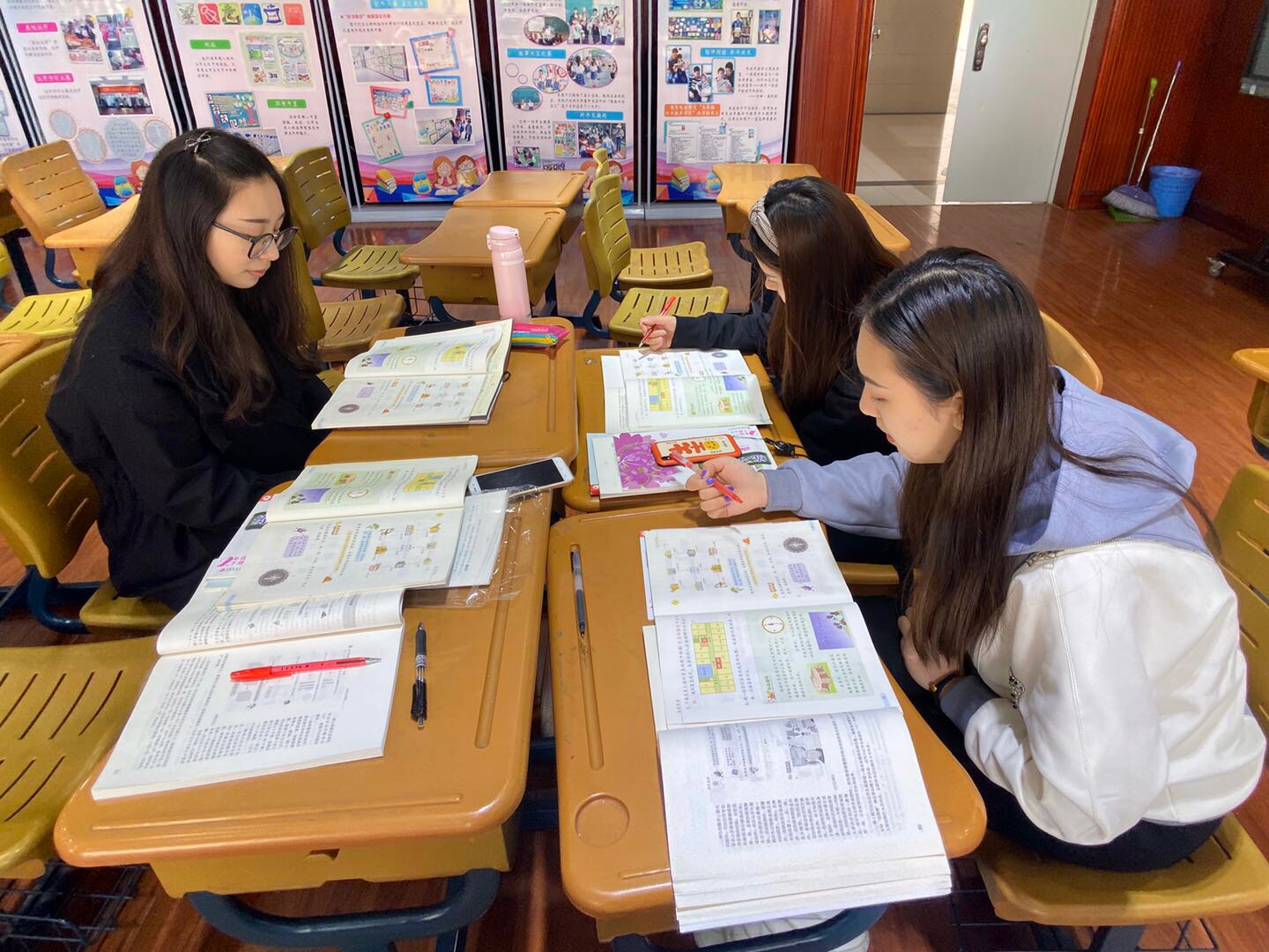 二年级数学4月23日备课报道_html_66cc9e73.jpg