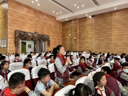 崔粲-【丁香汉声•心育】青春期如何与父母有效沟通——“陶老师”工作站栖霞分站志愿者进校园2023.5.12_html_m7fb75449.jpg