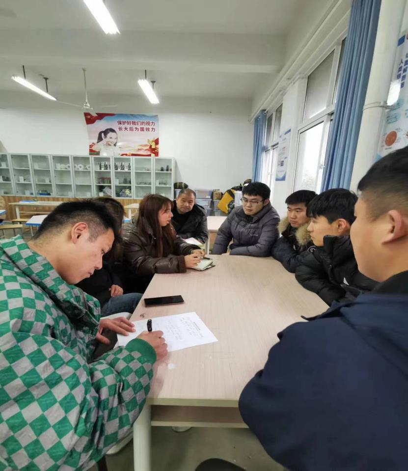 凝心聚力 奋力前行_html_m1a7a62b9.jpg