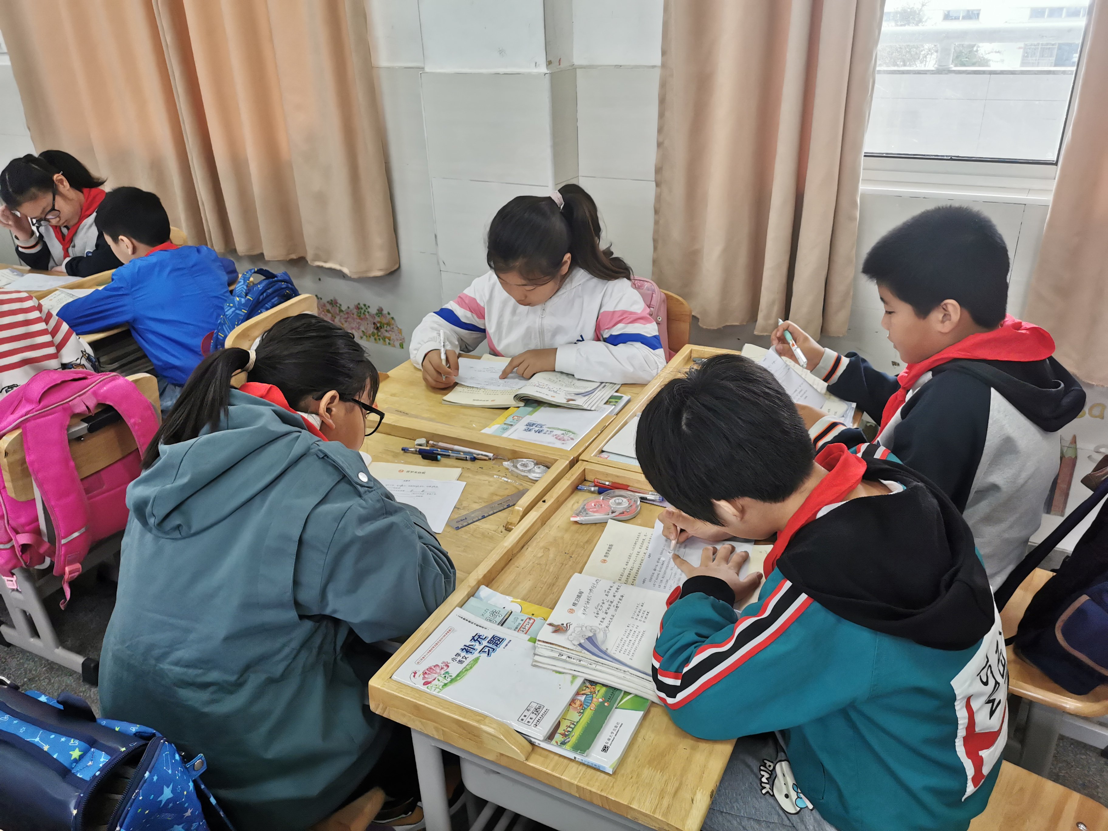 十月教研活动报道_html_518fcbc9.jpg