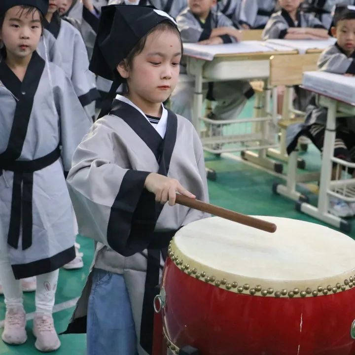 入学仪式_html_m2e1037a9.jpg