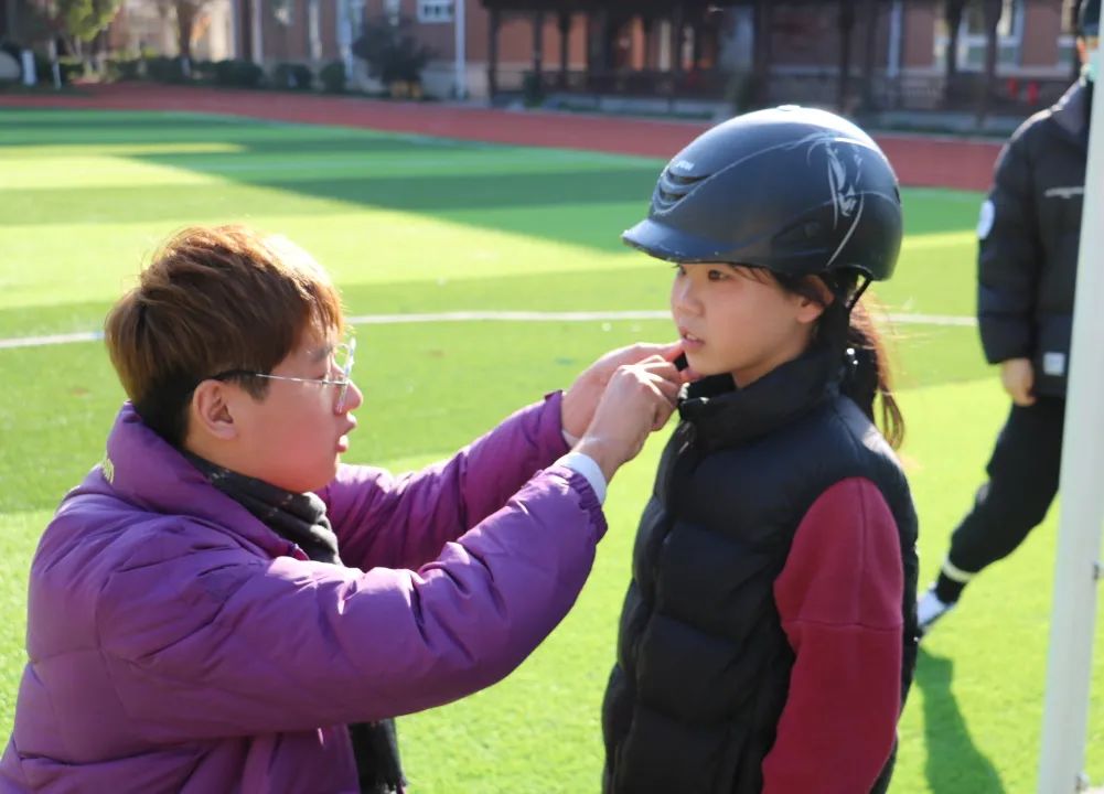 10.24马术_html_5970647c.jpg