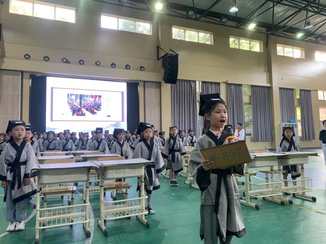 新生入学仪式_html_m209b4d73.jpg