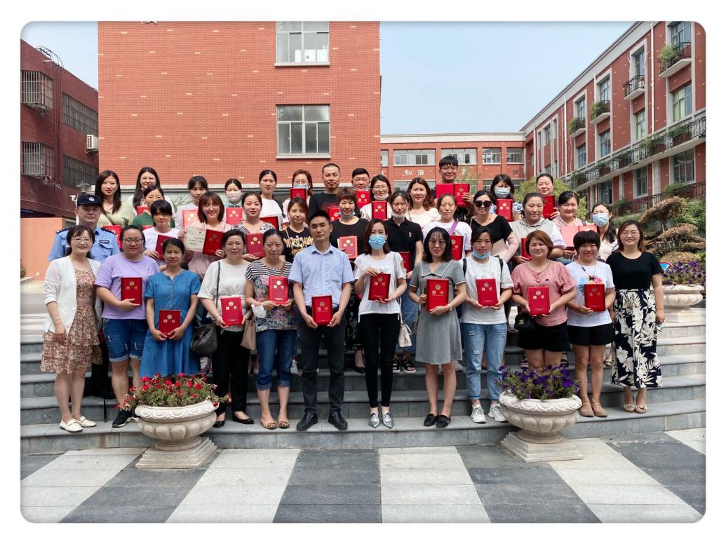 家校合育 幸福偕行校委会报道(1)_html_afe9e85.jpg