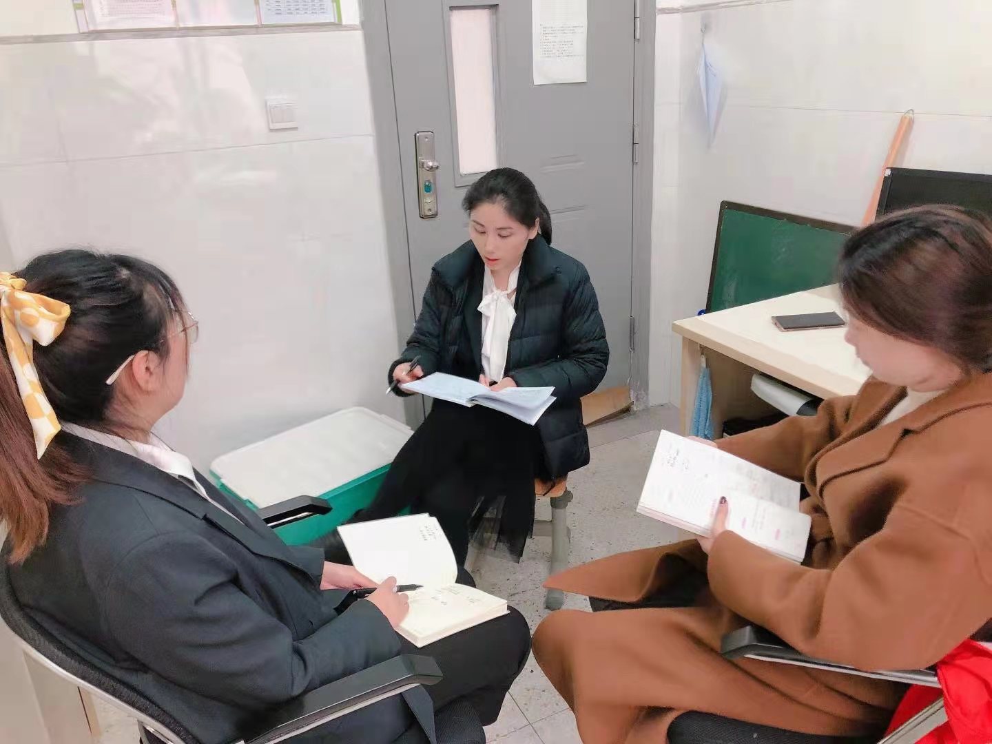 尚美迈小美术视导_html_m752354ce.jpg