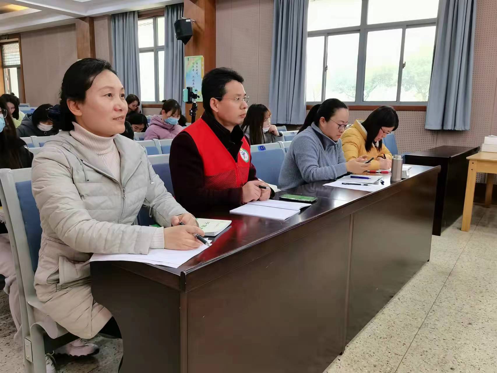 “双减”背景下二年级看图写教学研讨_html_3aa705b6.jpg