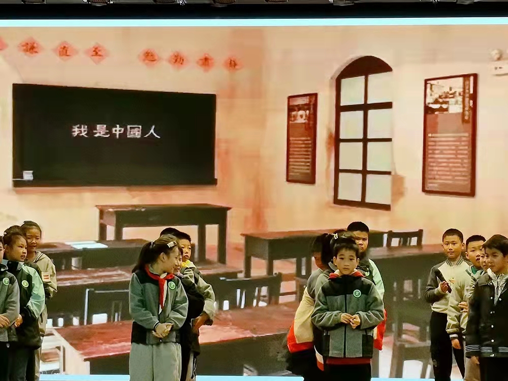 读书节闭幕式_html_m598768d2.jpg