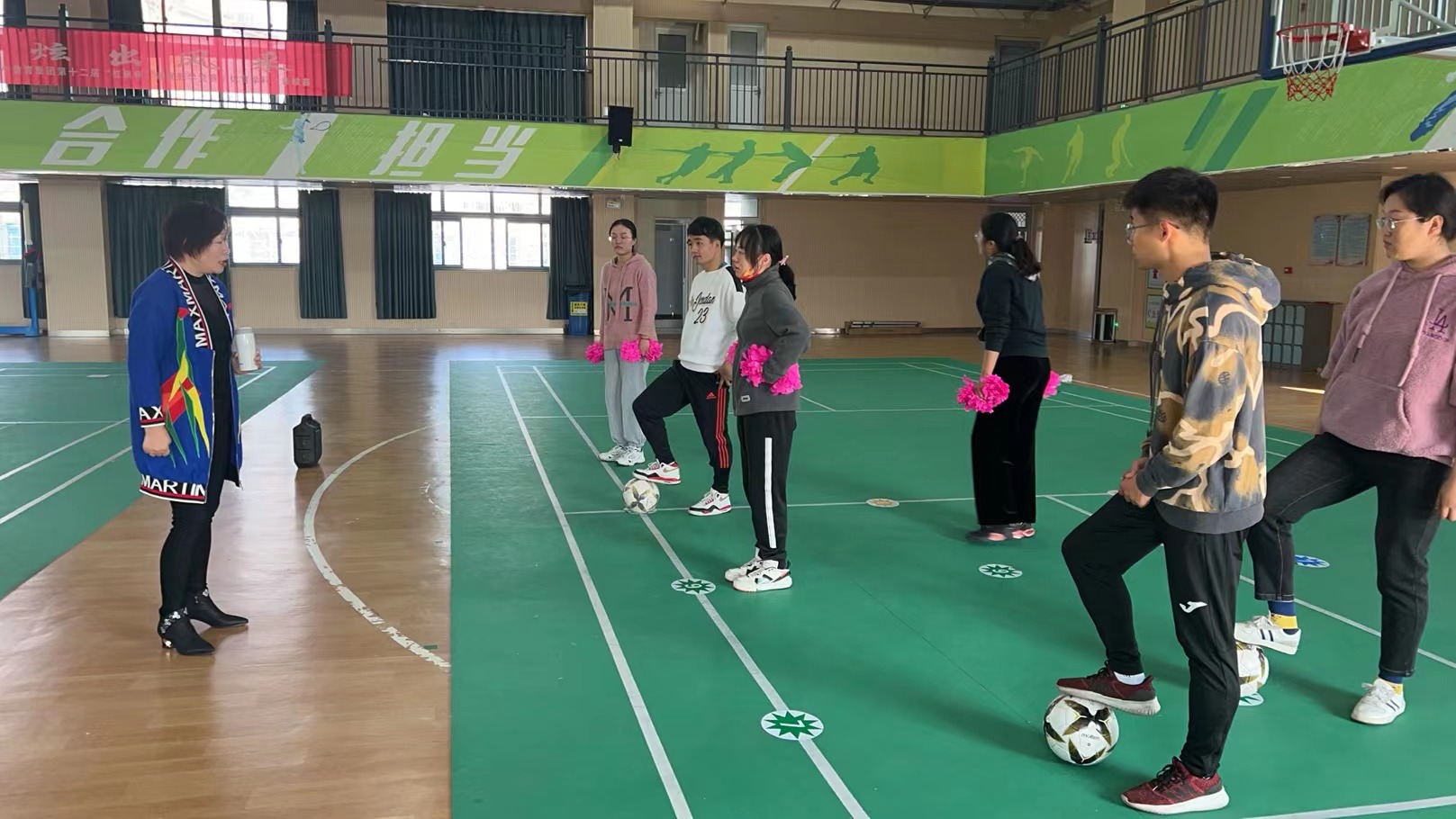 体育报道2021.11.29_html_8ae408c.jpg