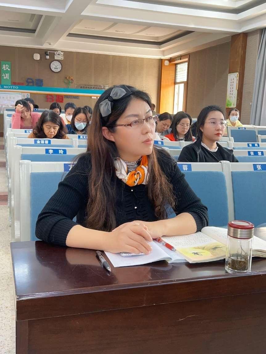 10.25【尚美迈小·学科研究】凝心聚力,笃行不怠_html_m1701dfbc.jpg