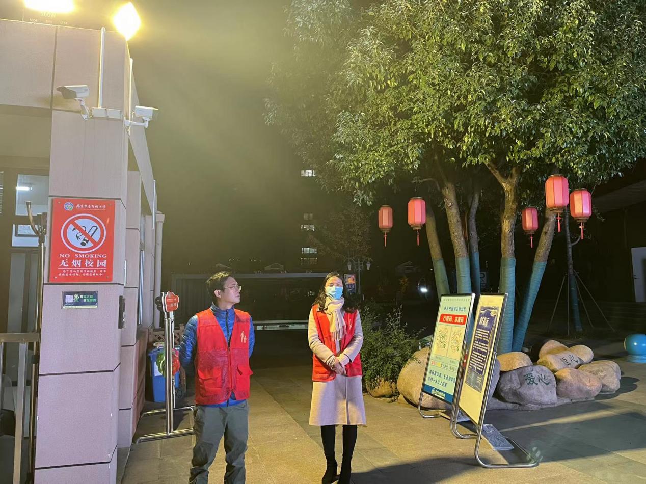 课后服务抓落实 党员教师在行动(一)_html_m70fae787.jpg